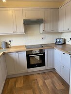 Waterfront House 3 BR Parking St Neots Town Centre