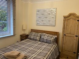 Waterfront House 3 BR Parking St Neots Town Centre