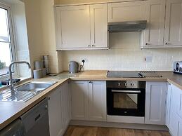 Waterfront House 3 BR Parking St Neots Town Centre