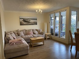 Waterfront House 3 BR Parking St Neots Town Centre