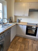 Waterfront House 3 BR Parking St Neots Town Centre