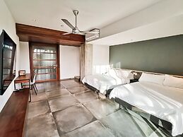 Modern 7 Bedrooms Villa on Private Beach Access