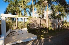 Modern 7 Bedrooms Villa on Private Beach Access