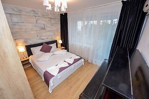 Bucharest Apartment - Two Bedrooms - 6 Guests - Cismigiu Gardens