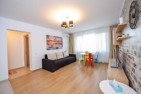 Bucharest Apartment - Two Bedrooms - 6 Guests - Cismigiu Gardens