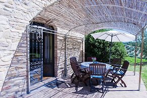 Podere Caldaruccio La Pineta - 26 People Cottage e Villa
