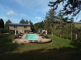 Podere Caldaruccio La Pineta - 26 People Cottage e Villa