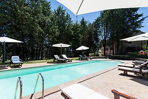 Podere Caldaruccio La Pineta - 26 People Cottage e Villa