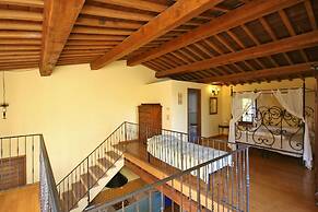 Podere Caldaruccio La Pineta - 26 People Cottage e Villa