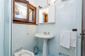 Podere Caldaruccio La Pineta - 26 People Cottage e Villa