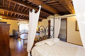 Podere Caldaruccio La Pineta - 26 People Cottage e Villa