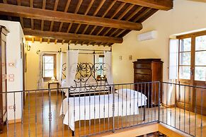 Podere Caldaruccio La Pineta - 26 People Cottage e Villa