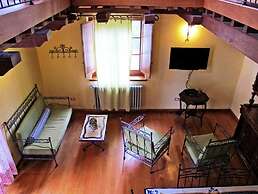 Podere Caldaruccio La Pineta - 26 People Cottage e Villa