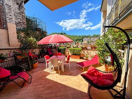Central Spoleto Apartment With Large Sunny Terrace With Views