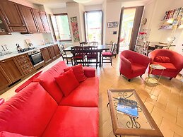 Central Spoleto Apartment With Large Sunny Terrace With Views