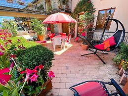 Central Spoleto Apartment With Large Sunny Terrace With Views