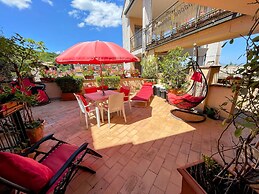 Central Spoleto Apartment With Large Sunny Terrace With Views