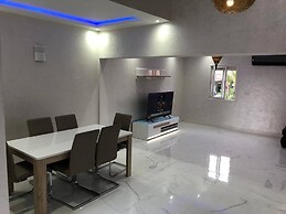 Yallahriyad Triplex For 6 Persons Max