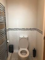 Meadow View Apt 2BR & 2 Bath Parking Near St Neots