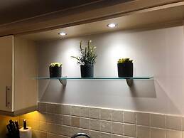 Meadow View Apt 2BR & 2 Bath Parking Near St Neots