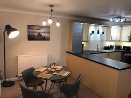 Meadow View Apt 2BR & 2 Bath Parking Near St Neots