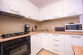 Privilege Apartment - Two Bedrooms - 5 Guests - Cismigiu Gardens