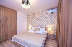 Privilege Apartment - Two Bedrooms - 5 Guests - Cismigiu Gardens