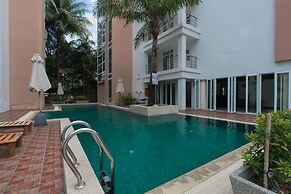 6-38 - 2 Bdr Condo With Balcony and Shared Pool
