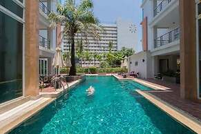 6-38 - 2 Bdr Condo With Balcony and Shared Pool