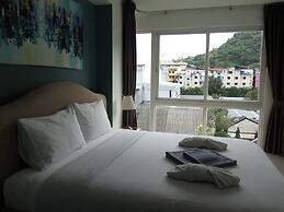 6-38 - 2 Bdr Condo With Balcony and Shared Pool