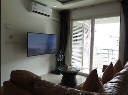 6-38 - 2 Bdr Condo With Balcony and Shared Pool