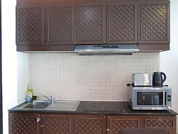 6-38 - 2 Bdr Condo With Balcony and Shared Pool