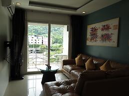 6-38 - 2 Bdr Condo With Balcony and Shared Pool