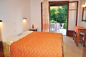Beach House Yannis in Agios Gordios Beach on Corfu