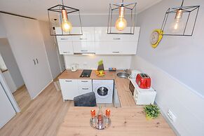 Candy Studio - Cismigiu Gardens - Quiet Room - Open Kitchen -smart Tv