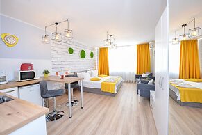 Candy Studio - Cismigiu Gardens - Quiet Room - Open Kitchen -smart Tv