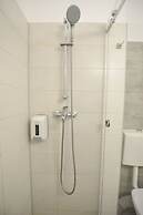 Candy Studio - Cismigiu Gardens - Quiet Room - Open Kitchen -smart Tv
