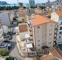 Azzuro Apartments