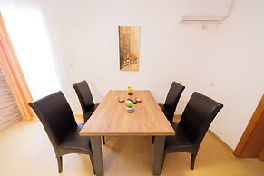 Azzuro Apartments