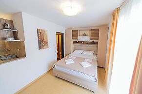 Azzuro Apartments
