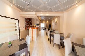 Azzuro Apartments