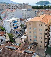 Azzuro Apartments