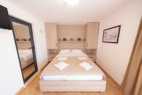 Azzuro Apartments