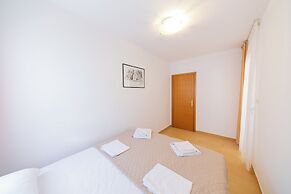 Azzuro Apartments
