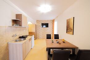 Azzuro Apartments