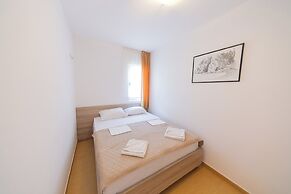 Azzuro Apartments