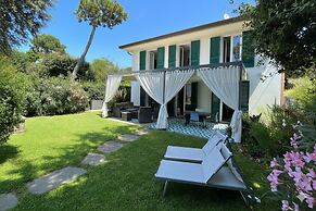 Villa Victor 100m from sea
