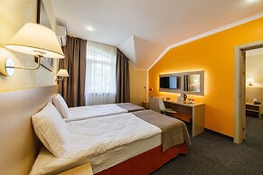 Mandarin Hotel