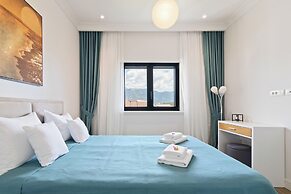 Lustica Bay Central