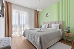 Lustica Bay Central